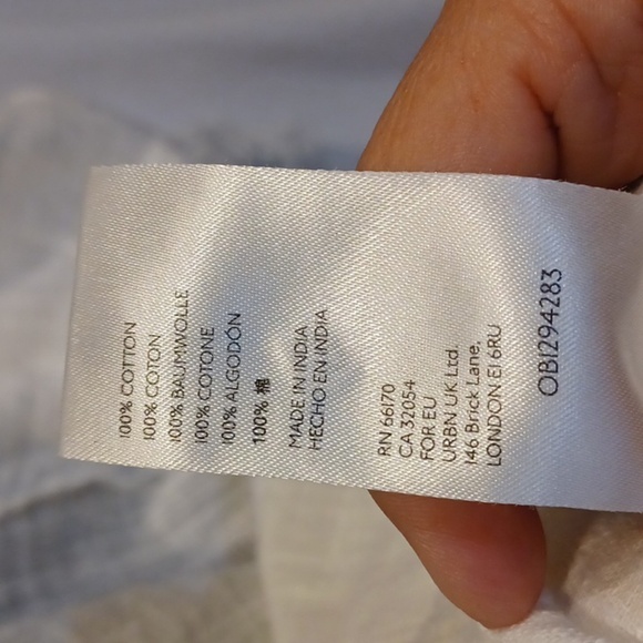 We The Free Free People white button front tunic top, oversized, distressed look - Picture 9 of 10